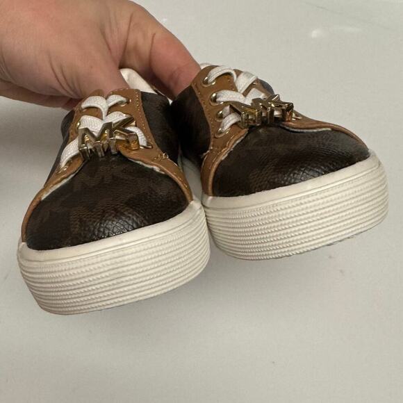NWOT Michael Kors Toddler Baby Girl Size 5 Brown Designer Sneakers Gold Charm - Picture 4 of 9